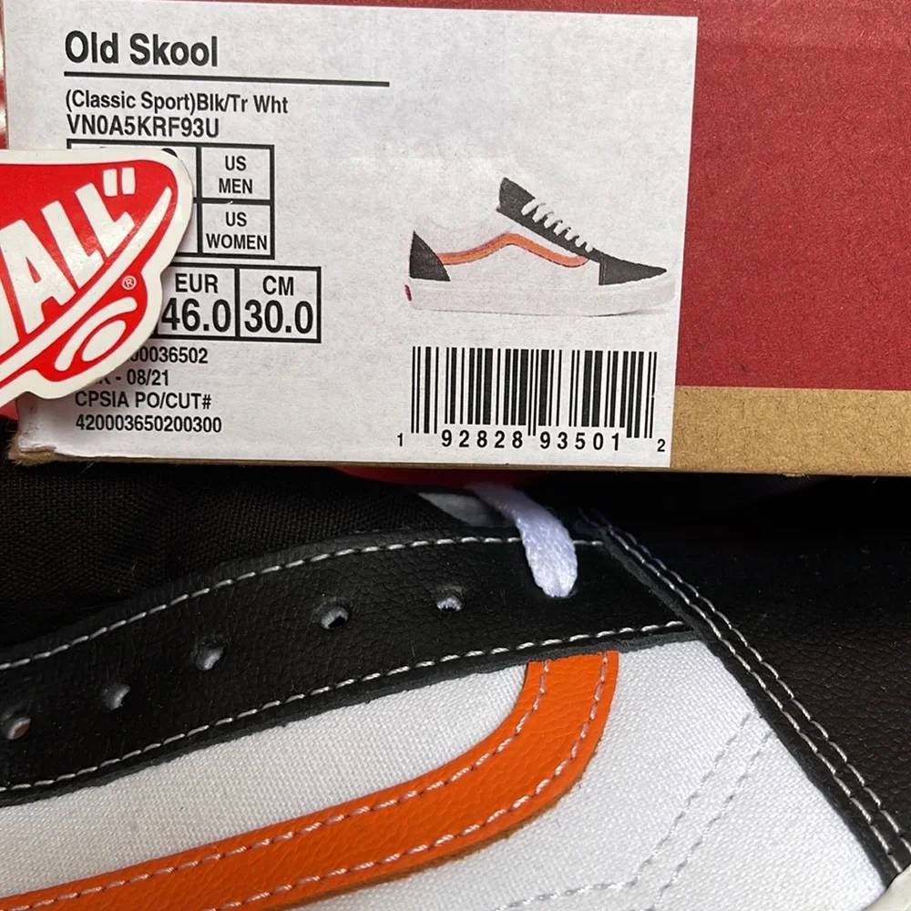 Vans Old Skool
(Classic Sport)Blk/Tr Wht
VNOA5KRF93U
Men’s sneakers - athletic - Picture 16 of 16